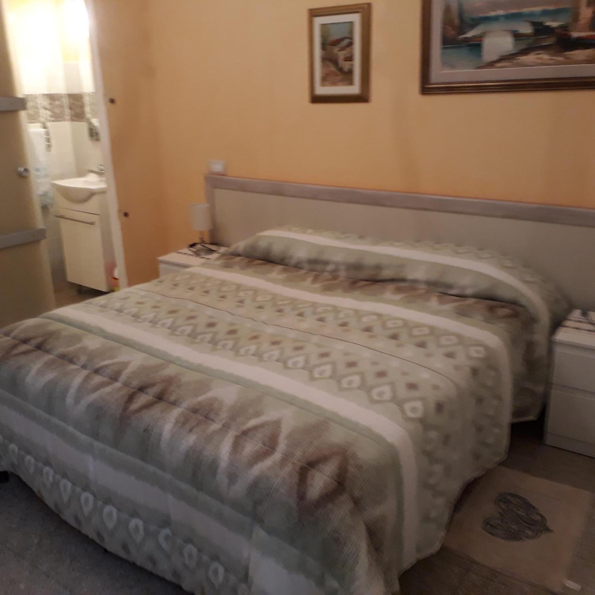 Отель Grandpa Mau Лукка Экстерьер фото